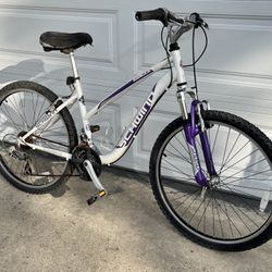 Ladies Schwinn Mountain Bike 