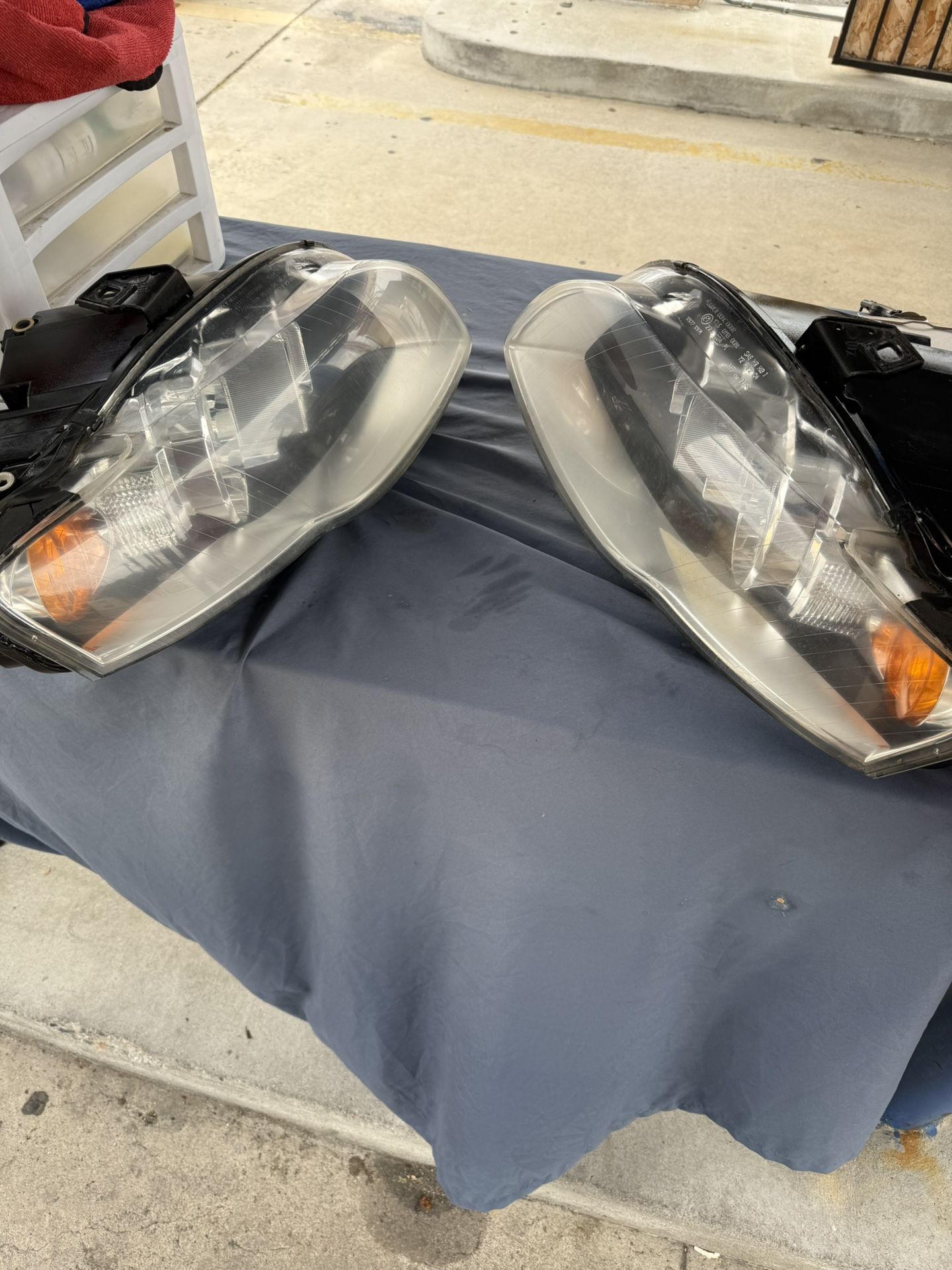 2006 Audi A4 Headlights