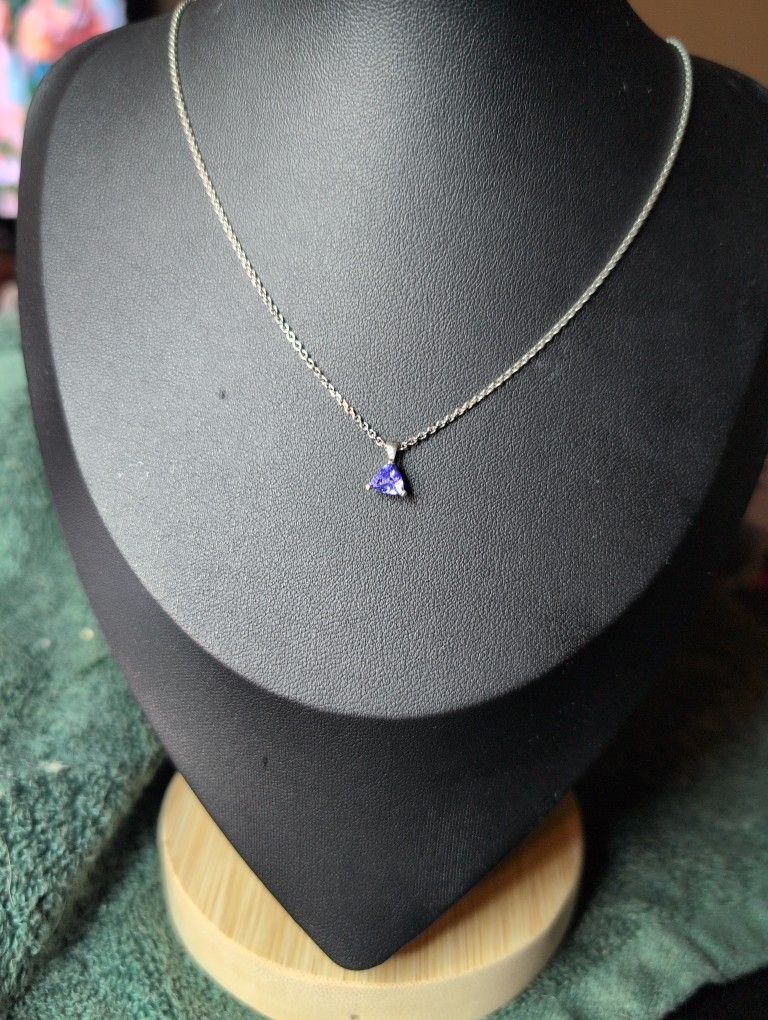 5x5 Triangle Tanzanite