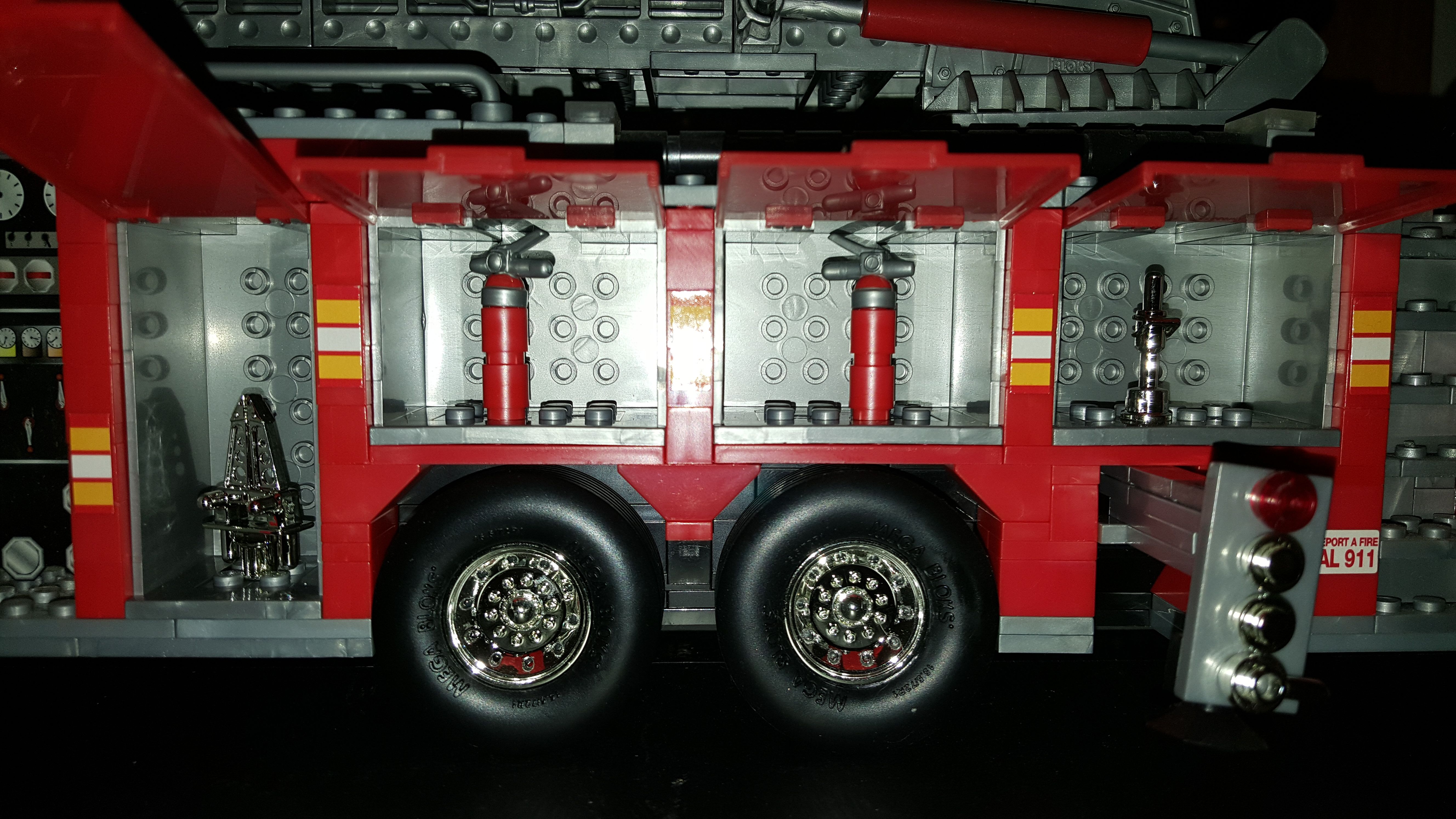 MEGA BLOKS ProBuilder FDNY New York Fire Truck #9735 $125.00 OBO