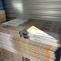 Lifeproof Baileys Beach Luxury Vinyl Plank Flooring (25 sqft per box)