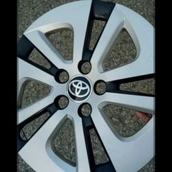 2016-2018 Toyota Prius Hubcap