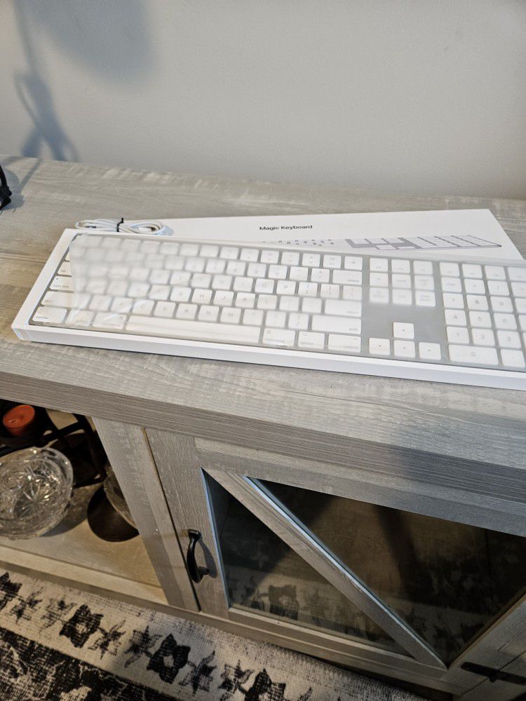 Apple - Magic keyboard with Numeric keypad 