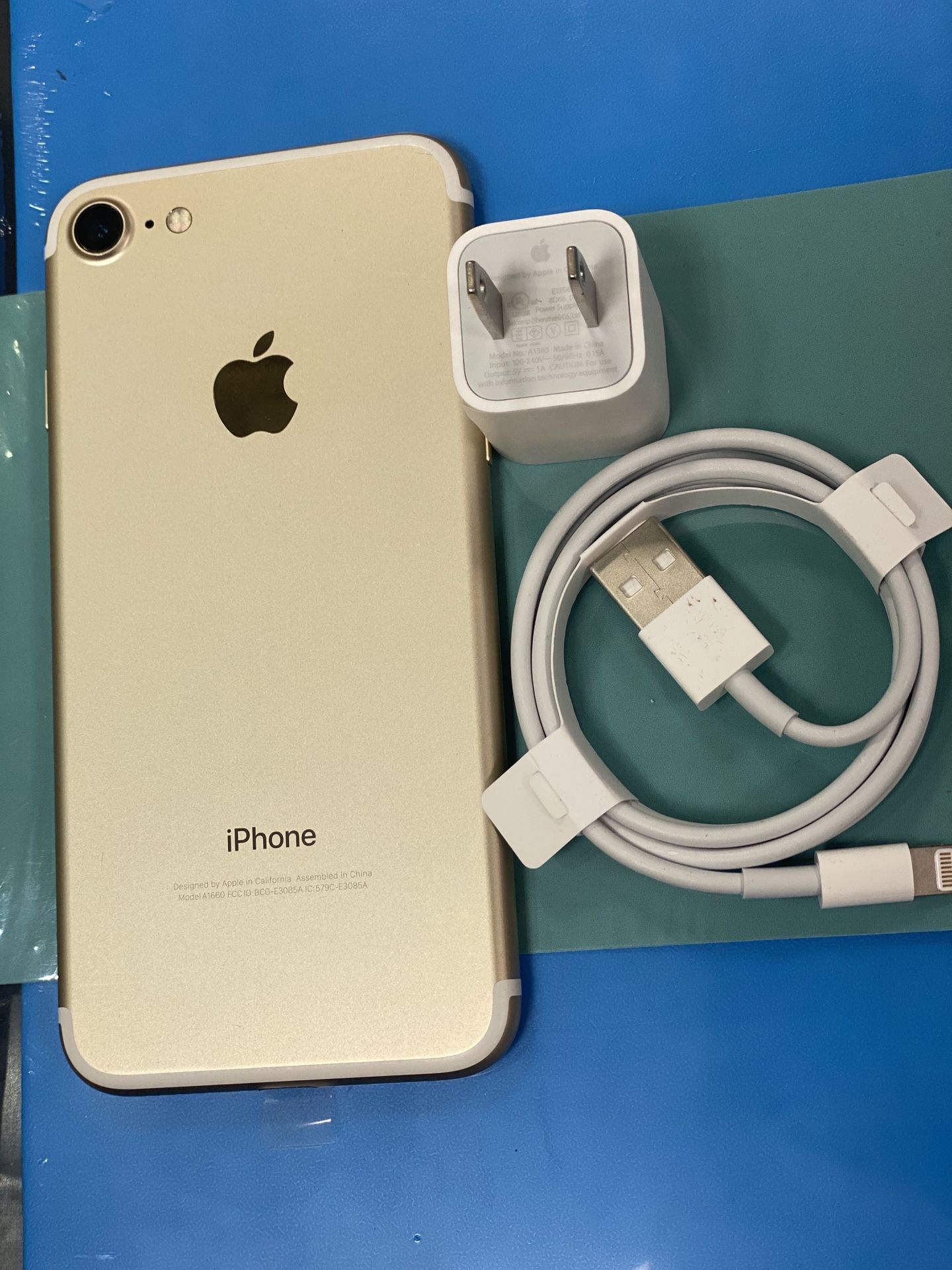 iPhone 7 works for any carrier