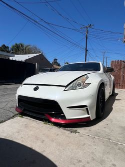 370z Pearl White OEM Fenders QAB 09+ Nismo
