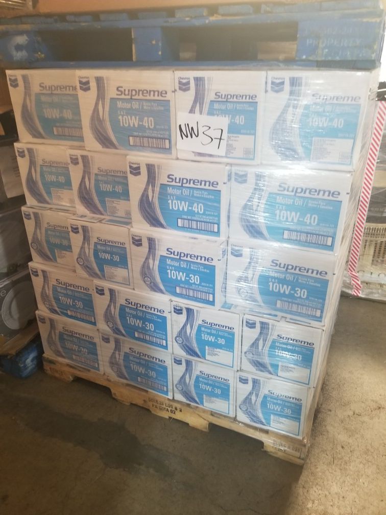 SAE 10w 30 and 10w 40 motor oil, Chevron Supreme 12 pack