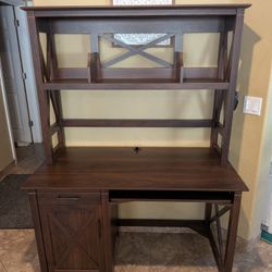 Desk with Hutch