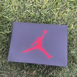 Jordan 4 Retro Red Thunder 