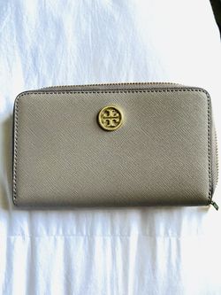 Tori Birch wallet