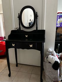 Black vanity