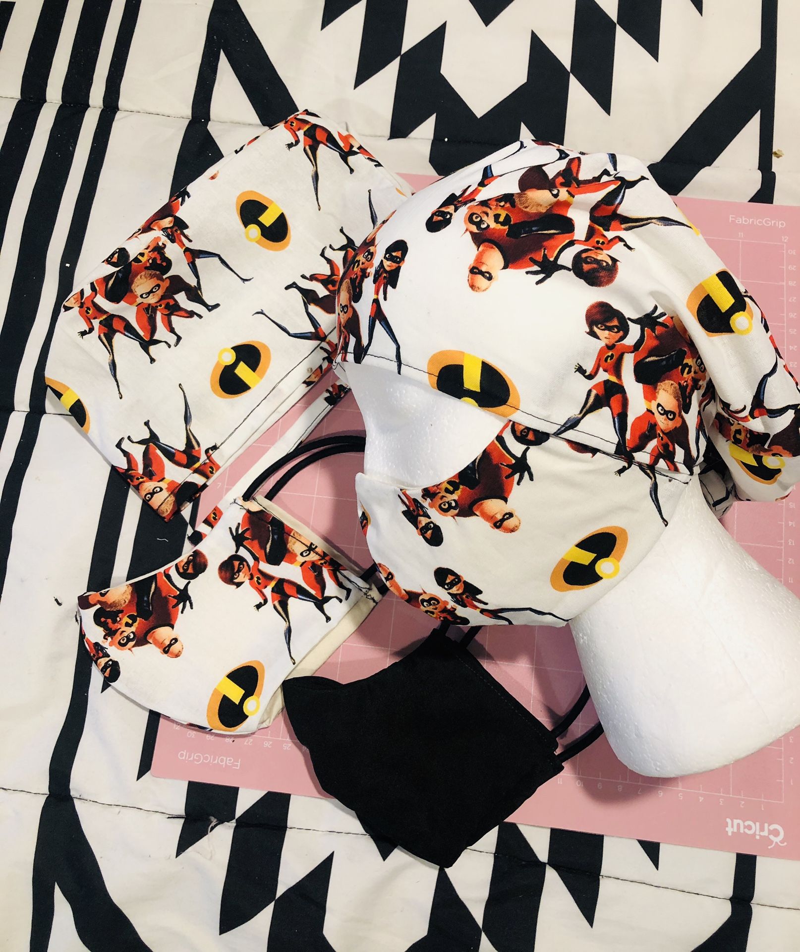 mask and cap/ mascara y cap .../prices may vary depending on design