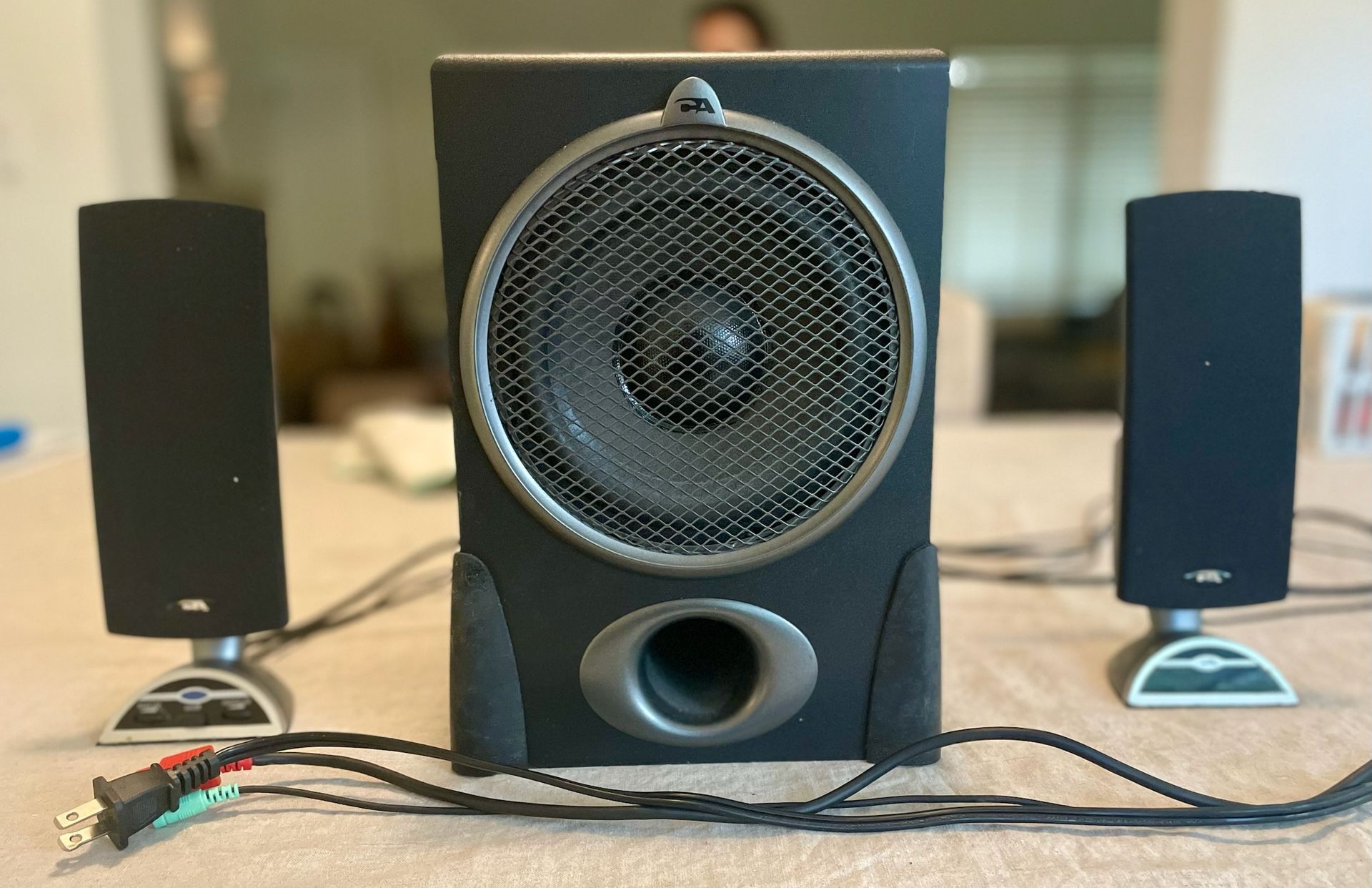 Cyber Acoustics CA-3550 3-piece Subwoofer System 68 Watts 2.1 Speakers. Powerful