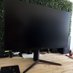 32 Inch LG Ultragear Gaming Monitor