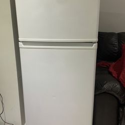 Fridge/ Freezer 