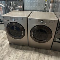 Kenmore elite washer and dryer set gas dryer with warranty!