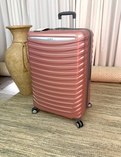 Spin Tech 6 Large Check-in Spinner Suitcase