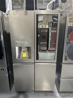 LG SIGNATURE 31 cu. ft. Smart wi-fi Enabled InstaView™ Door-in-Door® Refrigerator Model URNTS3106N