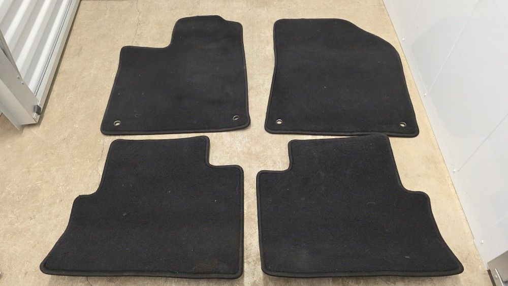 2015-2017 Chrysler 200 OEM Floormats
