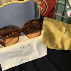 NEW AUTHENTIC GUCCI WOMANS SUNGLASSES 
