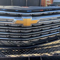 22-23 Chevy Traverse Grille OEM