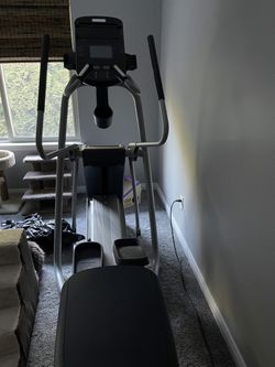 2019 Precor EFT 425 Elliptical in Excellent Condition - New Baltimore, MI