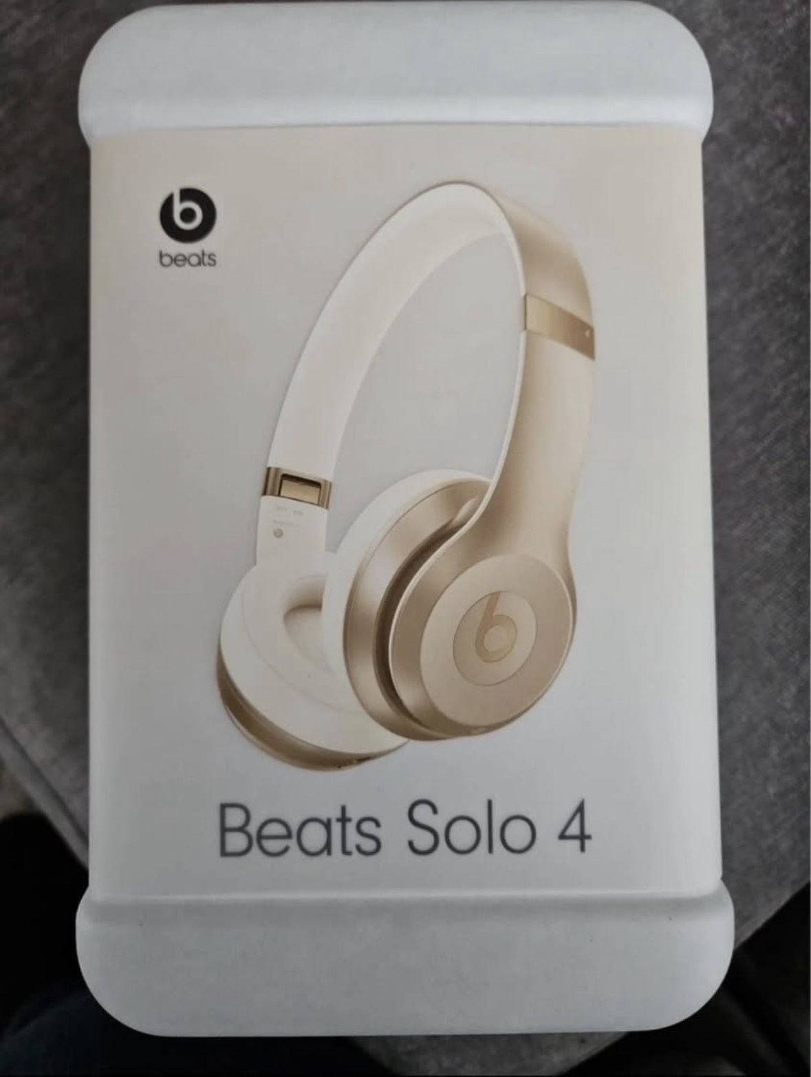 Beats Solo 4