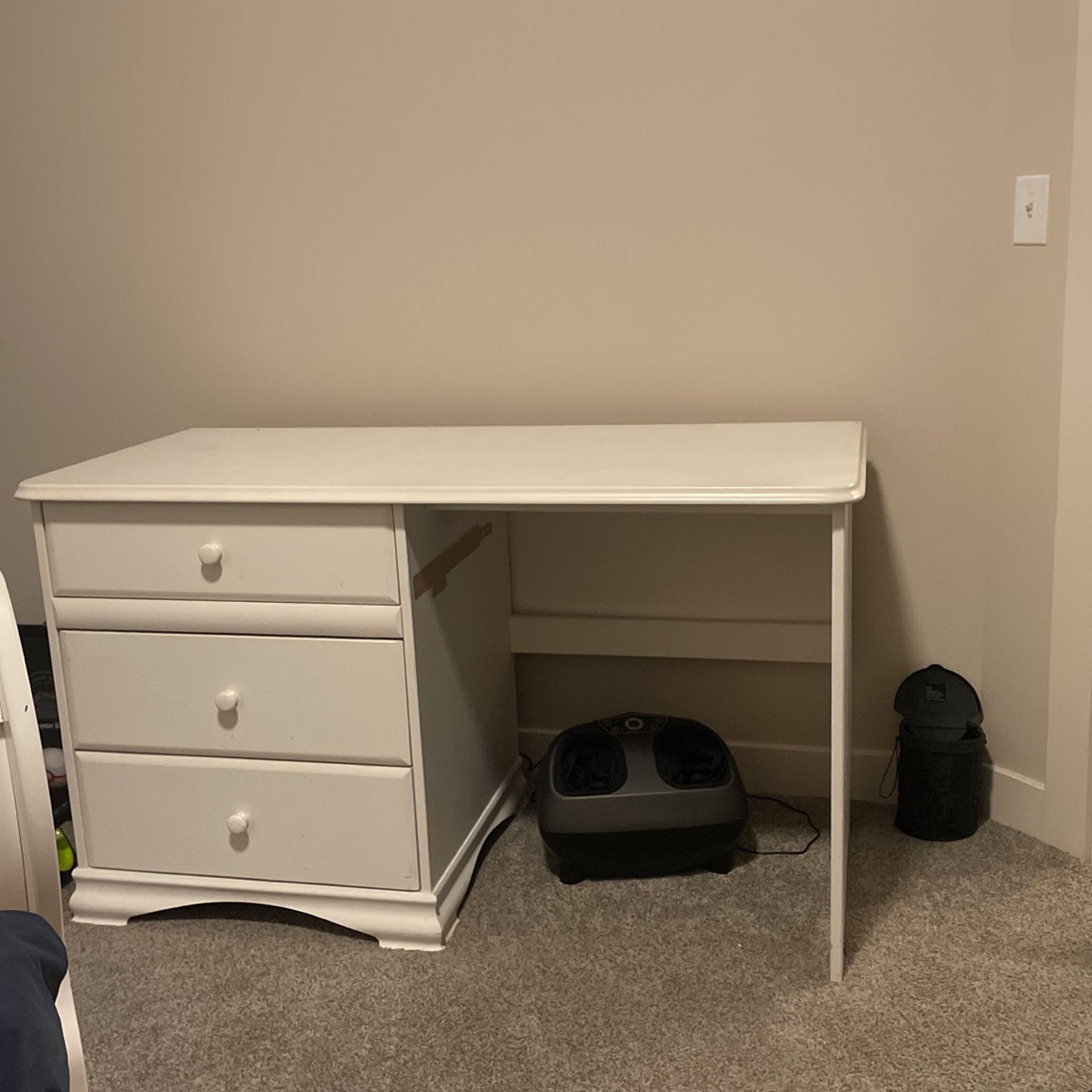 Canadian Desk w/ Add-on and 2 Dressers