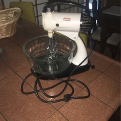 Sunbeam Mixmaster- Vintage Mixer