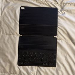 Apple iPad Cover/Keyboard 