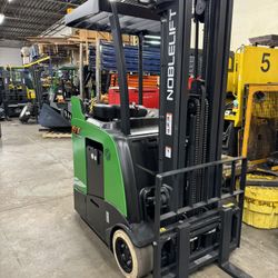 Standup Forklift