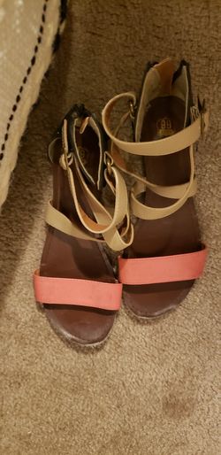 Size 7 women's shoe