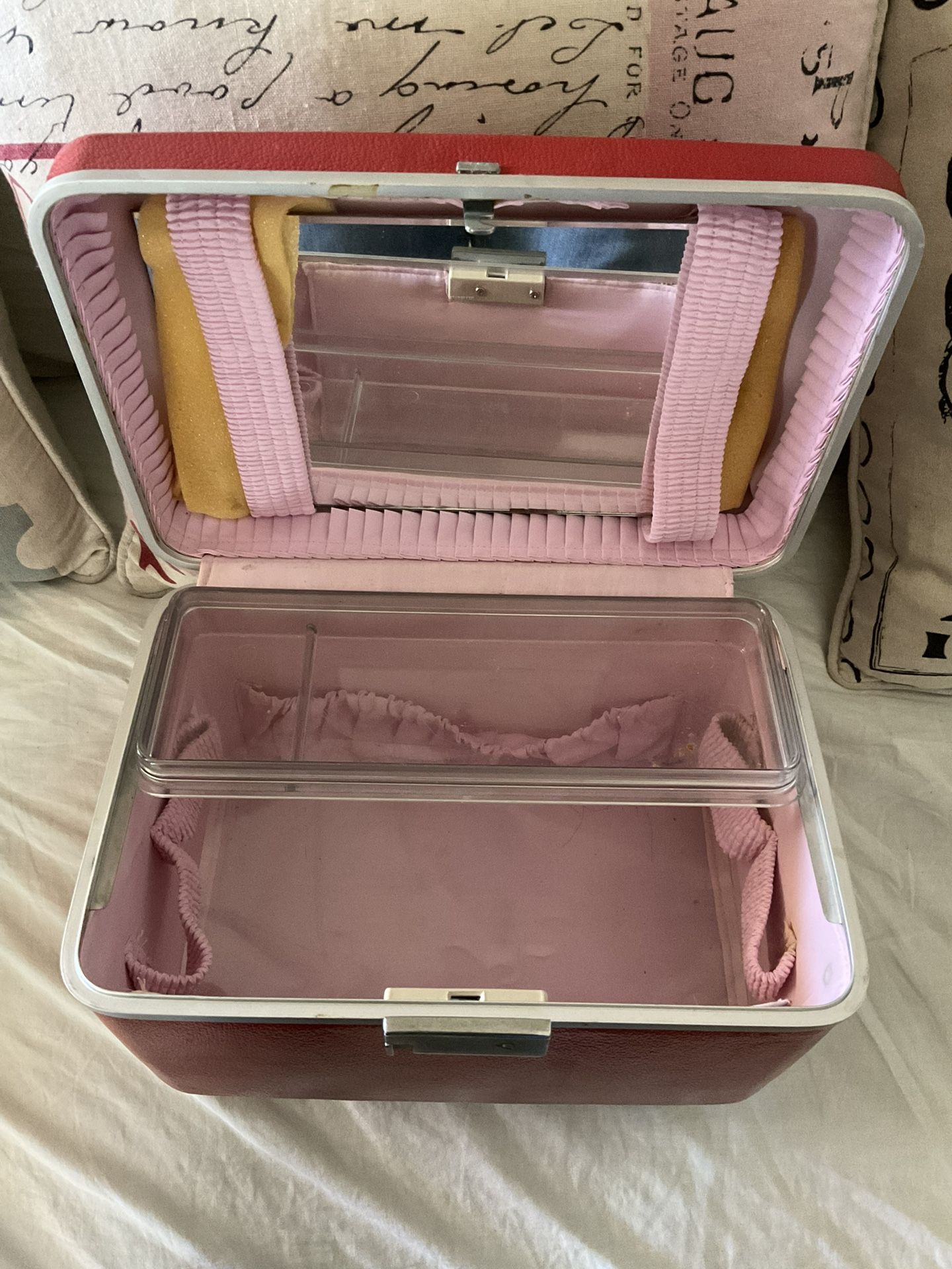 Vintage Echolac Train Case Red Train Case Vintage Luggage Makeup - Main Image