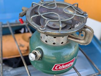 VINTAGE COLEMAN STOVE