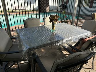Outdoor Dinning Table And Chairs