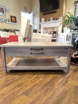 Gray Farmhouse Lift-Top Coffee Table with Hidden Storage - Like New