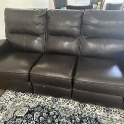 "Luxury Comfort: Gently Used 3-Seater Leather Electronic Recliner Sofa