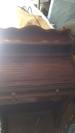 Cherry wooden desk w/ lamp lighting