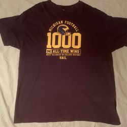 University of Michigan Wolverines NCAAF “1000 Wins” Shirt; Men’s XL