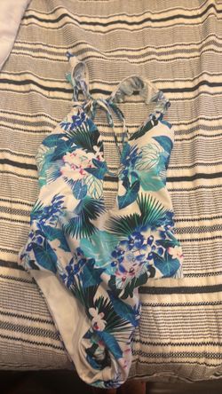 Blue flower bathing suit 🩱