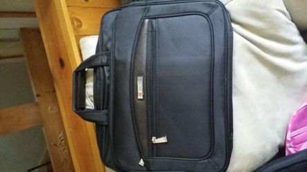 Laptop carrying bag