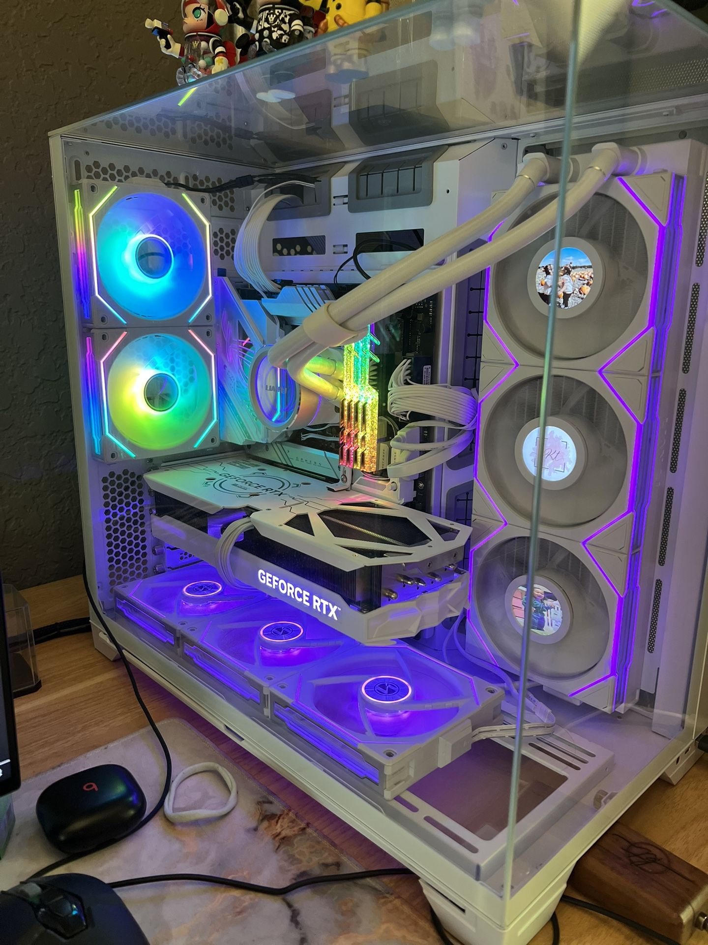 High End Gaming Pc. All White Lian Li