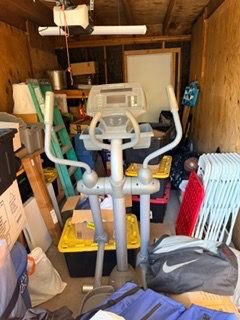 Life fitness Elliptical Machine - Works Great