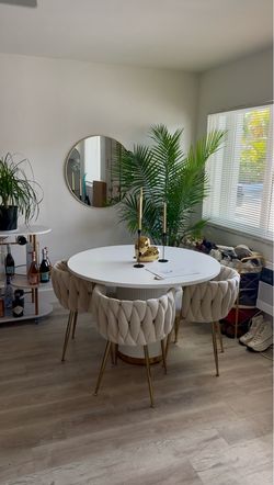 White Round Dining Table with 4 Chairs