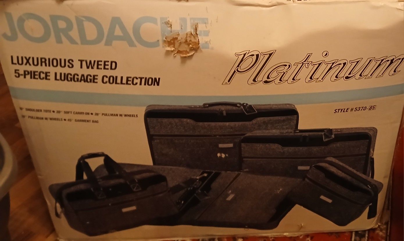 New Woman's Traveling Bags