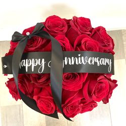 Roses/ Rose Box Arrangement/ Rose Arrangements/ Flower Arrangement/ Gifts For Her/ Anniversary Gifts/ Graduation Gifts 
