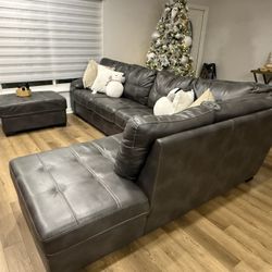 Sofa Sectional Pretty New Barely Used 