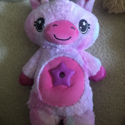 Original Star Belly Dream Lites® light up the ceiling like magic! With 6 colors to choose from your child will have endless fun Unicorn