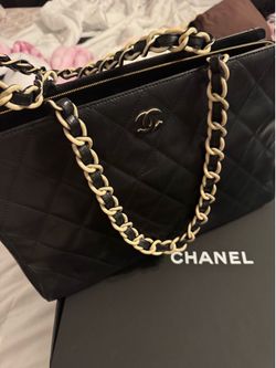 Authentic vintage chanel shoulder bag