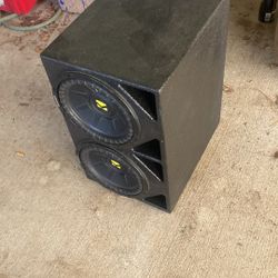 2 10inch Kicker Subs With Vented Pro Box