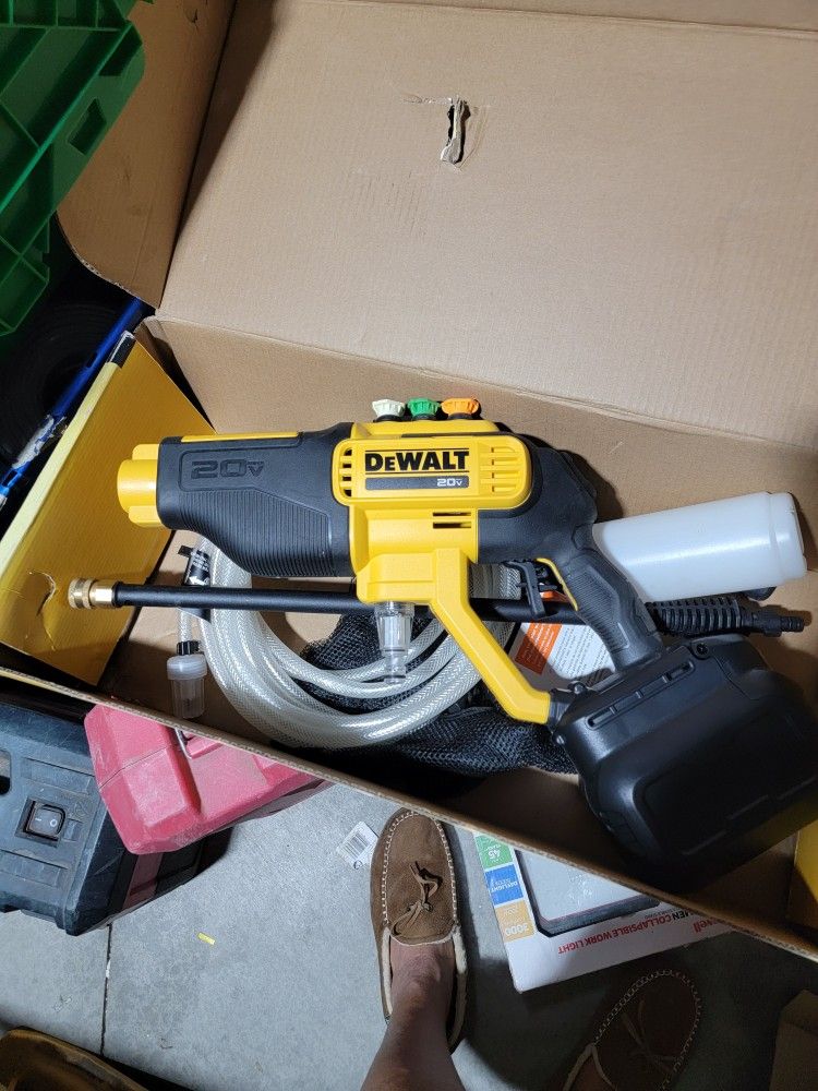 Pressure Washer Dewalt 550psi 20v TOOL ONLY